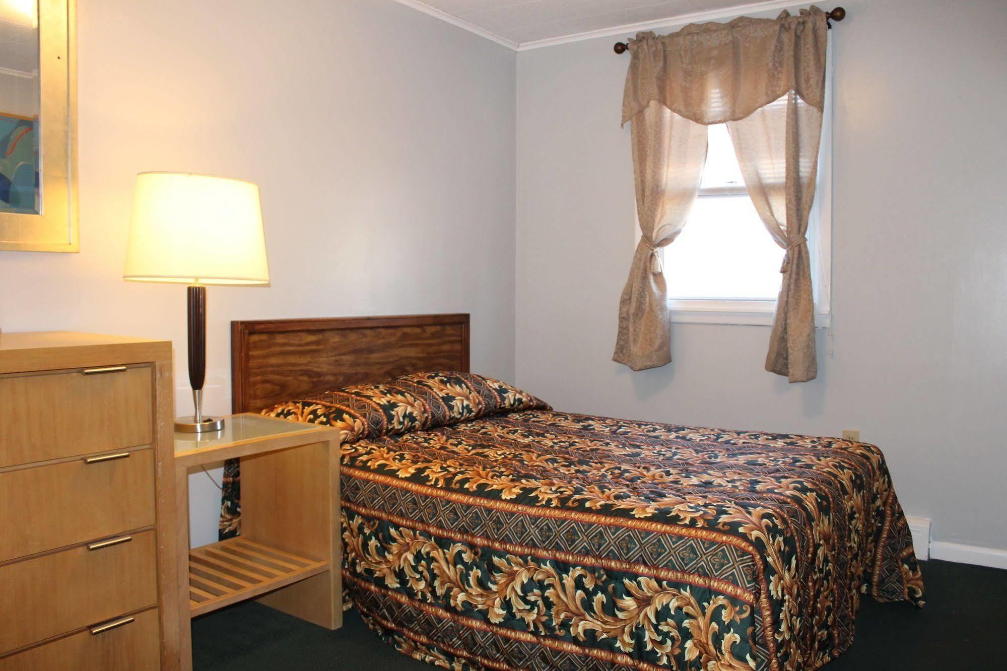 לייק ג'ורג' Motel Montreal מראה חיצוני תמונה